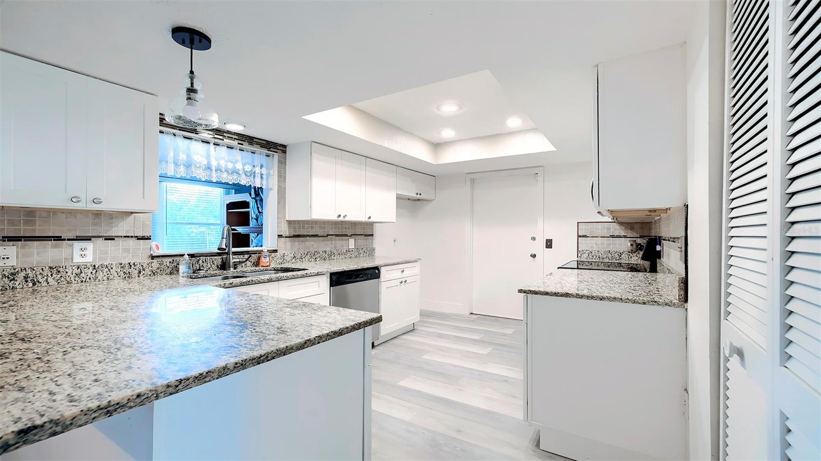 Image 48 of 56 For 12050 Cavern Road