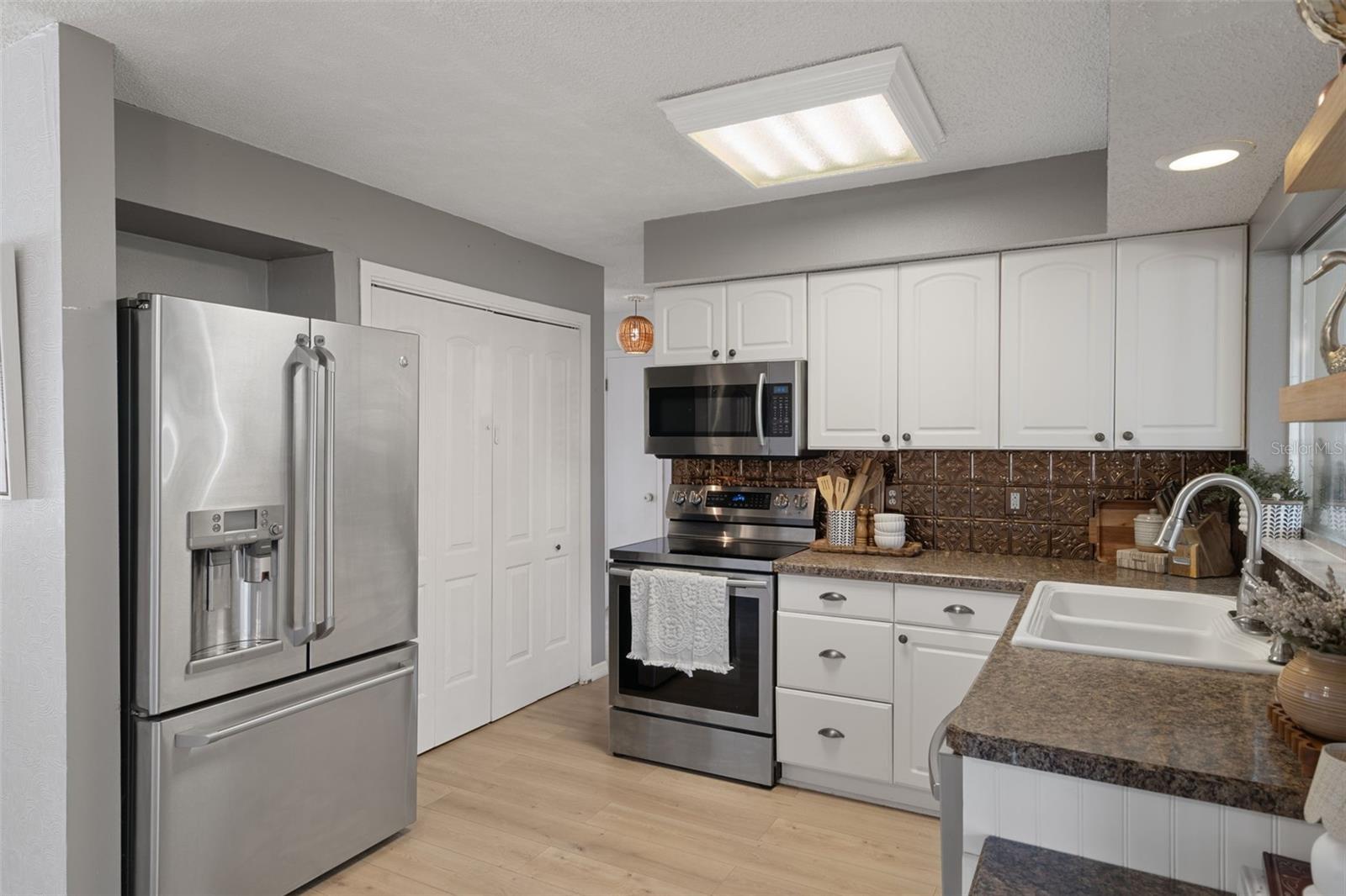 Image 11 of 38 For 2079 Trenton Avenue