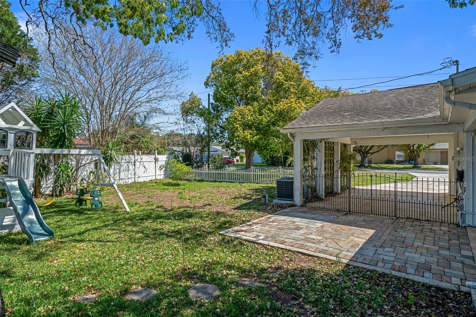 Image 29 of 38 For 2079 Trenton Avenue