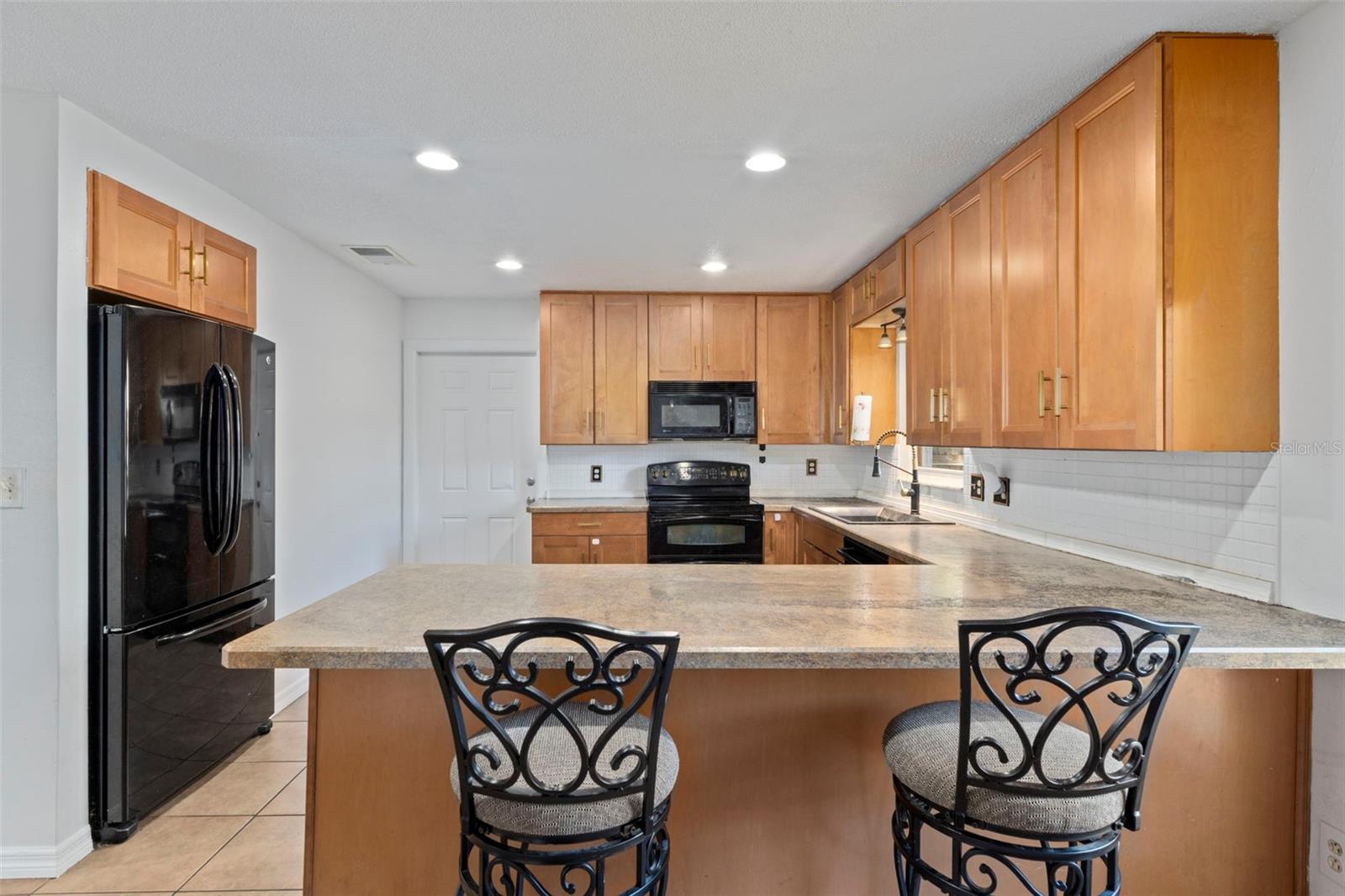 Image 15 of 37 For 6732 Pomander Avenue