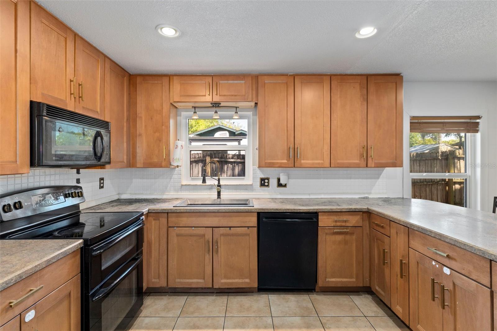 Image 16 of 37 For 6732 Pomander Avenue