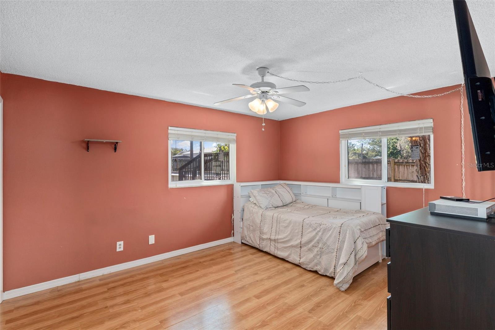 Image 19 of 37 For 6732 Pomander Avenue