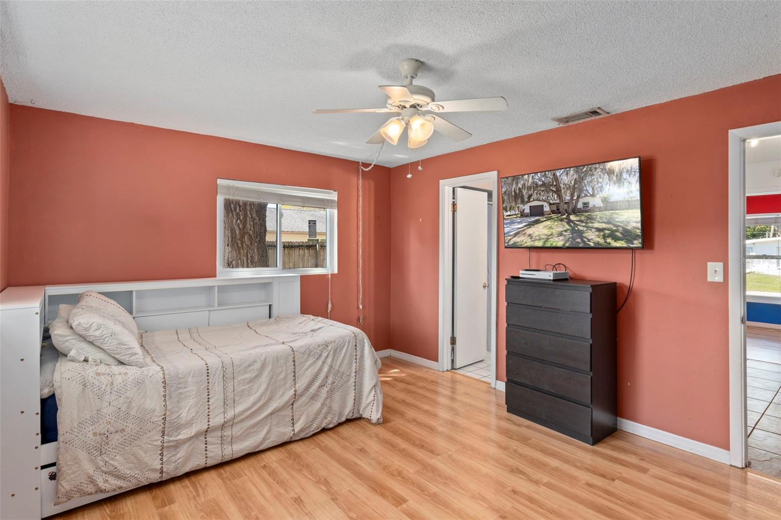 Image 20 of 37 For 6732 Pomander Avenue