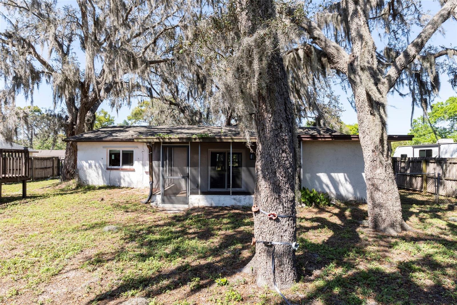 Image 34 of 37 For 6732 Pomander Avenue