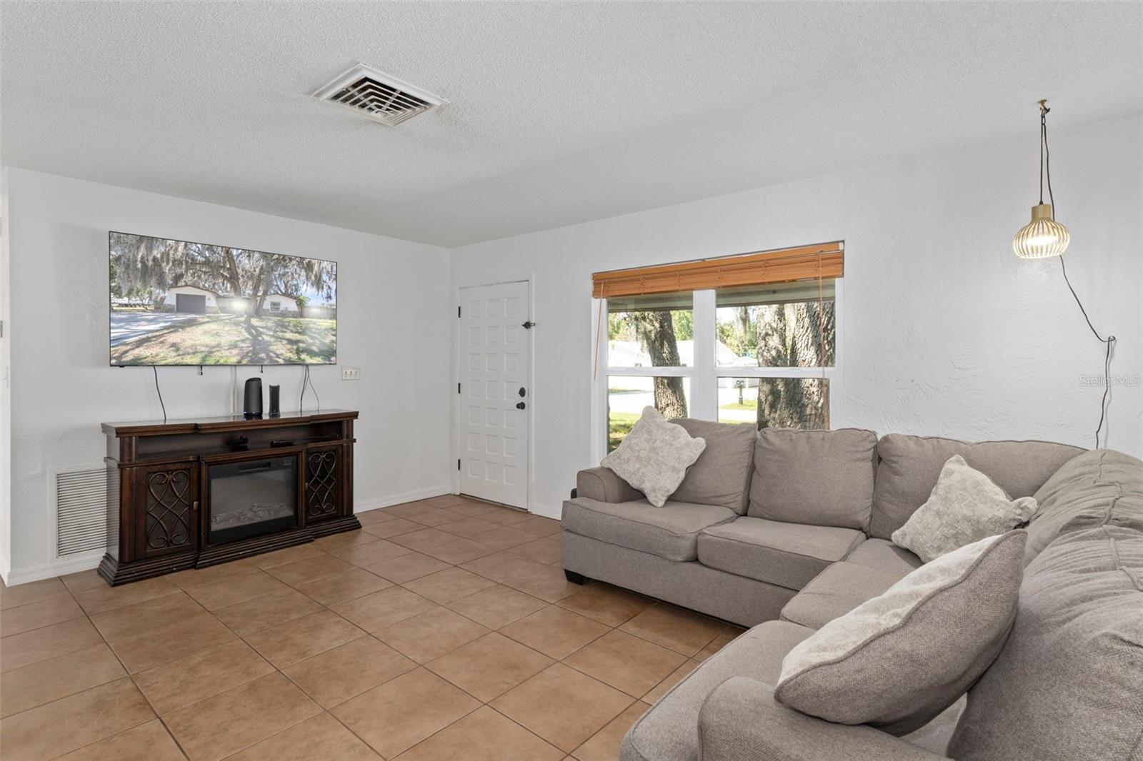 Image 9 of 37 For 6732 Pomander Avenue