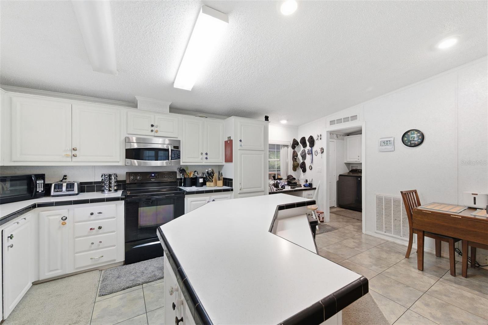 Image 14 of 73 For 9634 Pat Street