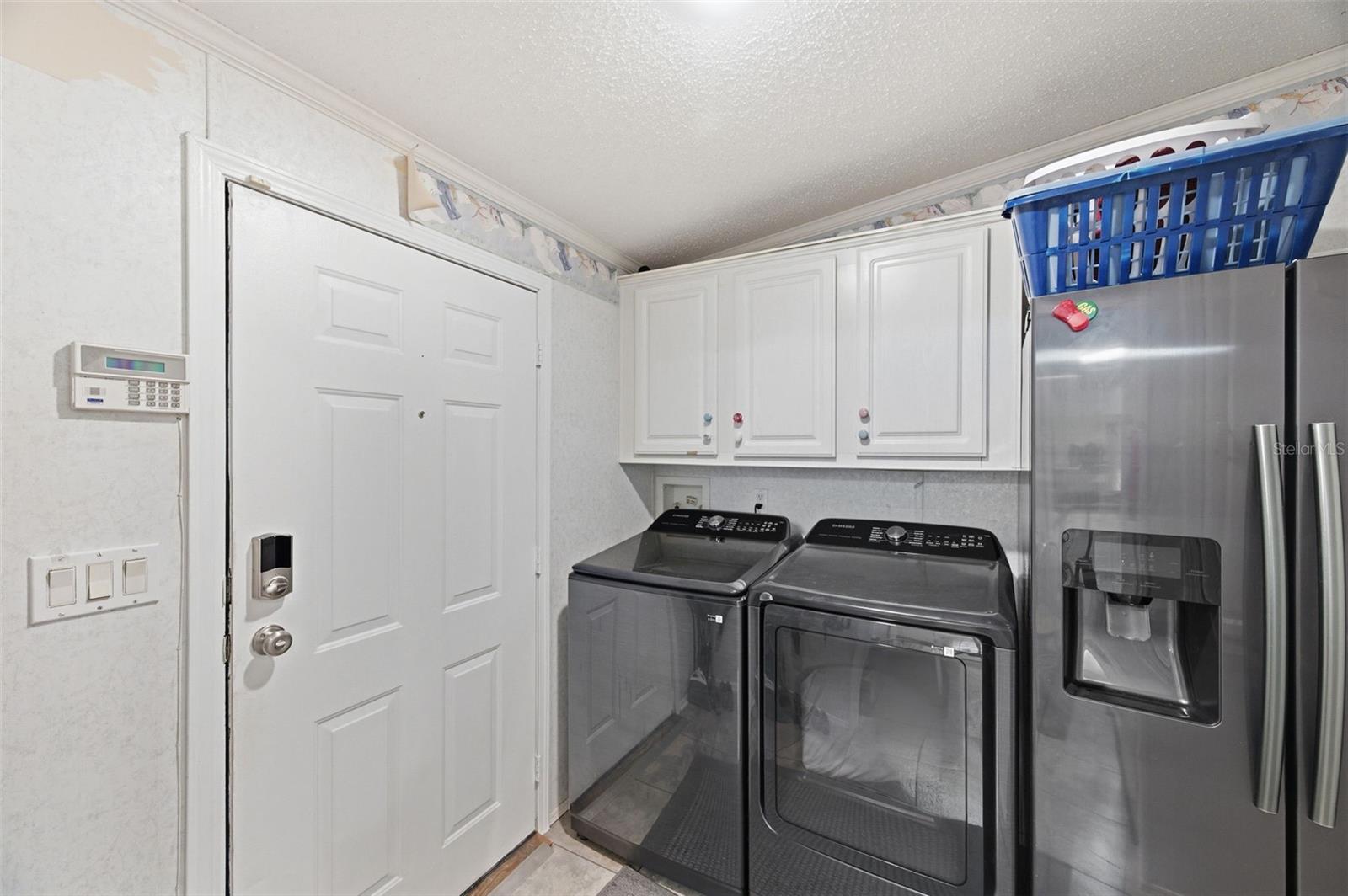 Image 45 of 73 For 9634 Pat Street