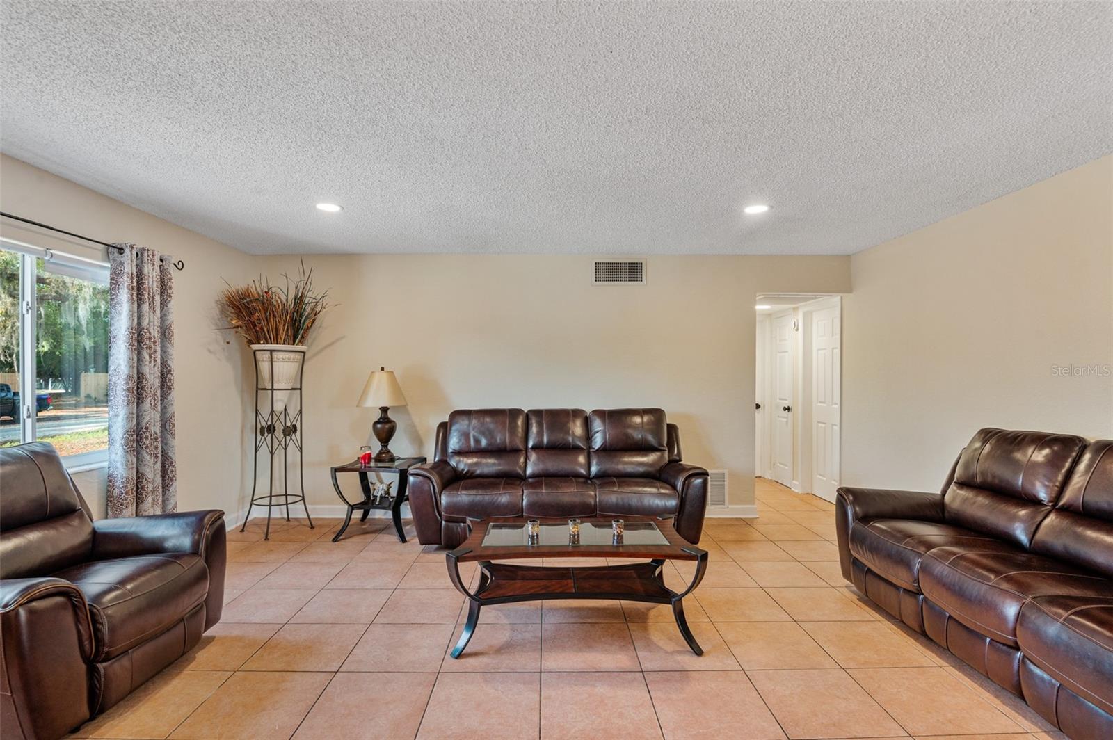 Image 10 of 33 For 1106 Connecticut Road