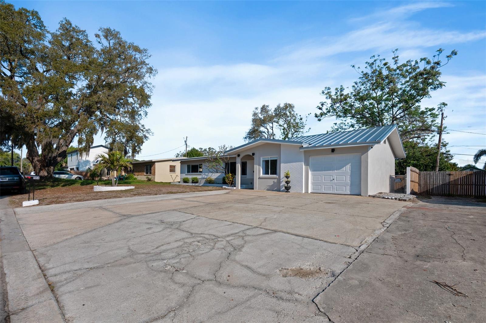 Image 2 of 33 For 1106 Connecticut Road