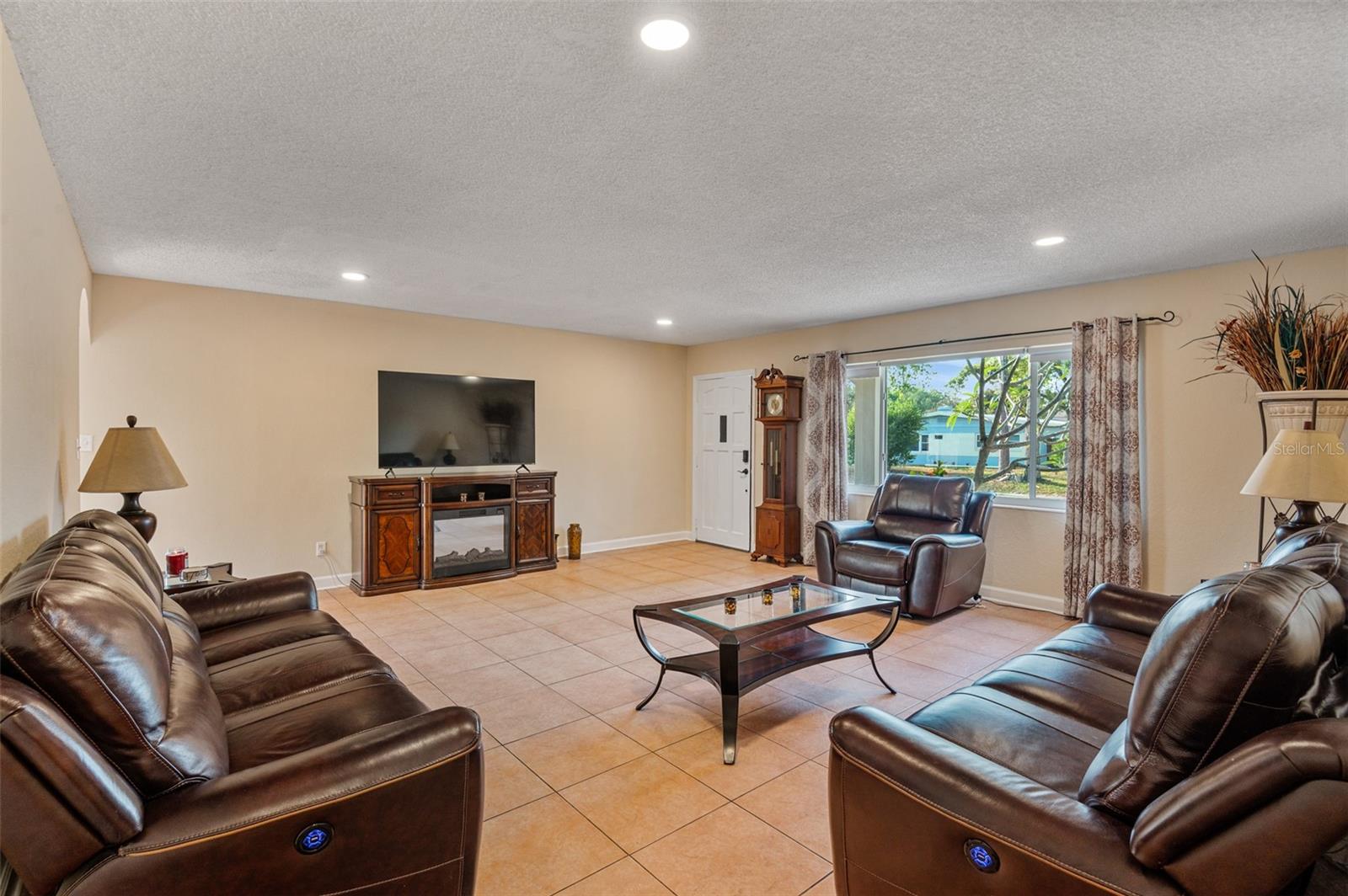 Image 7 of 33 For 1106 Connecticut Road