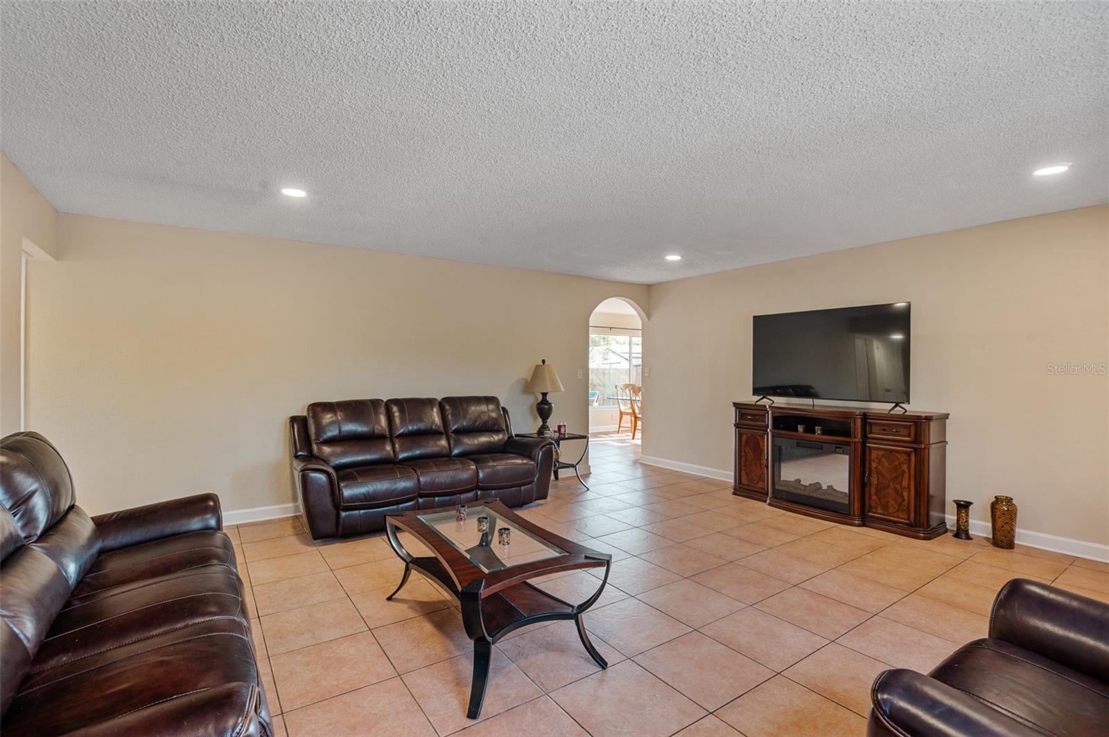 Image 8 of 33 For 1106 Connecticut Road