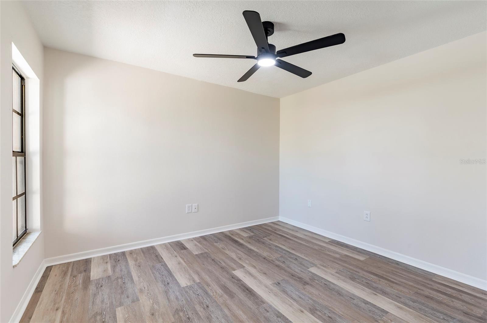 Image 18 of 26 For 13237 Molitor Court 13237