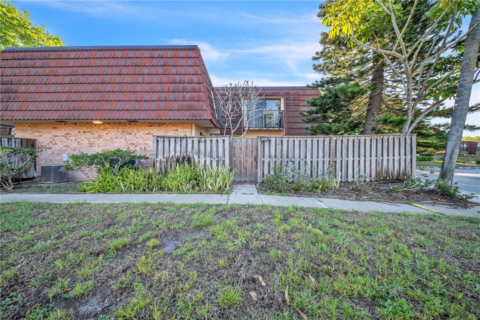 Details for 2605 10th Court, PALM HARBOR, FL 34684