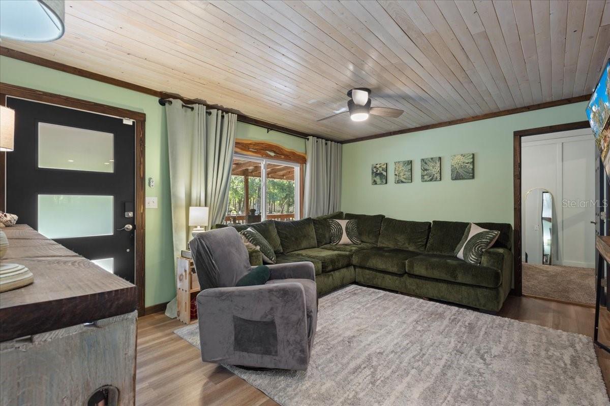 Image 11 of 44 For 5850 50th Street