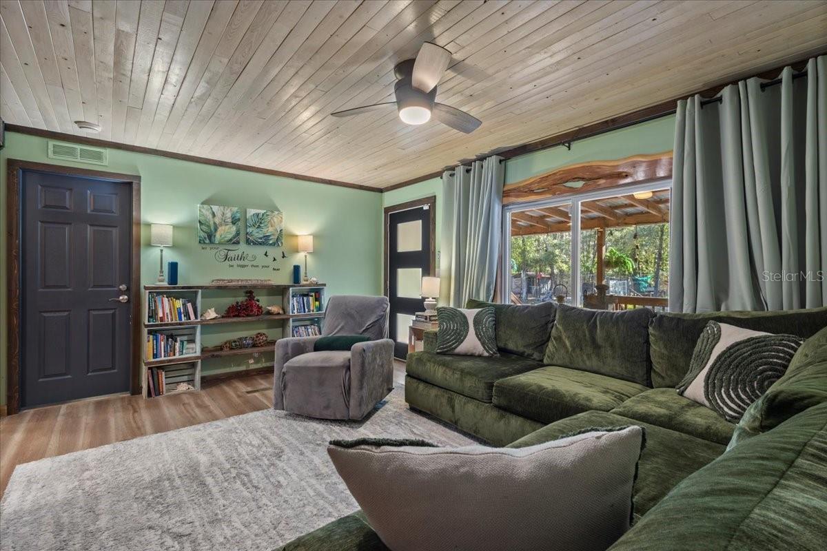 Image 12 of 44 For 5850 50th Street