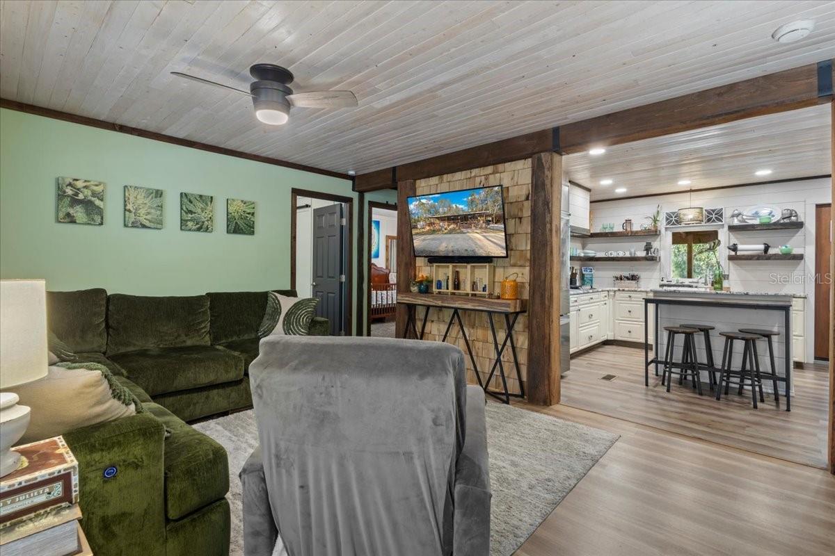 Image 13 of 44 For 5850 50th Street