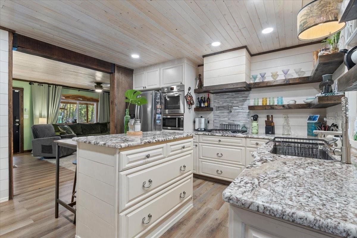 Image 15 of 44 For 5850 50th Street