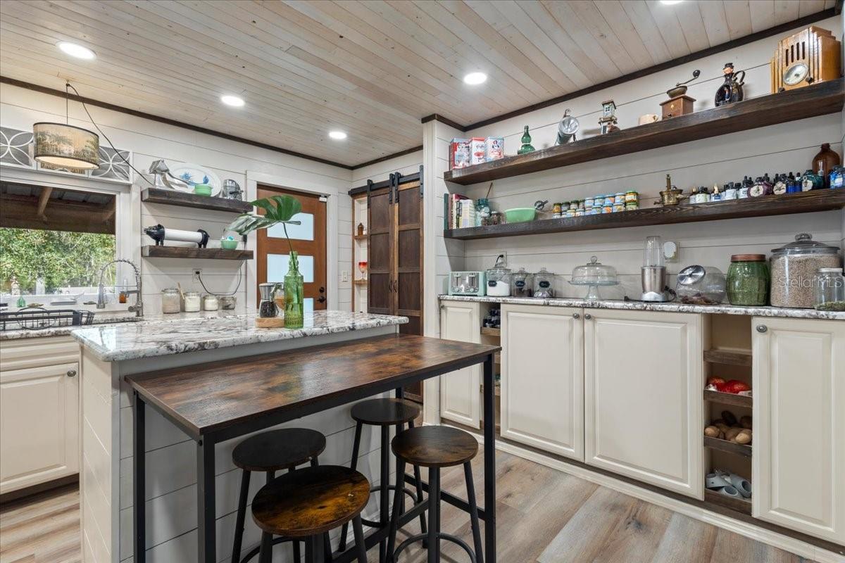 Image 16 of 44 For 5850 50th Street