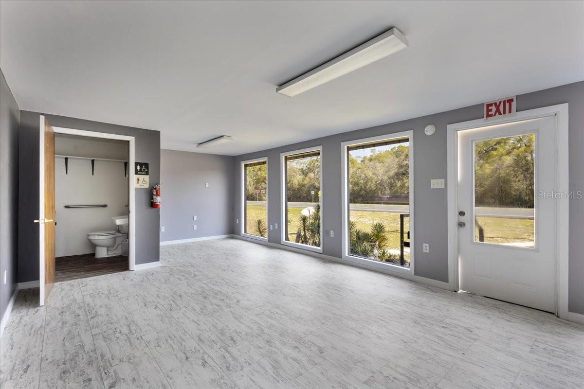 Image 10 of 22 For 16648 Us Highway 19