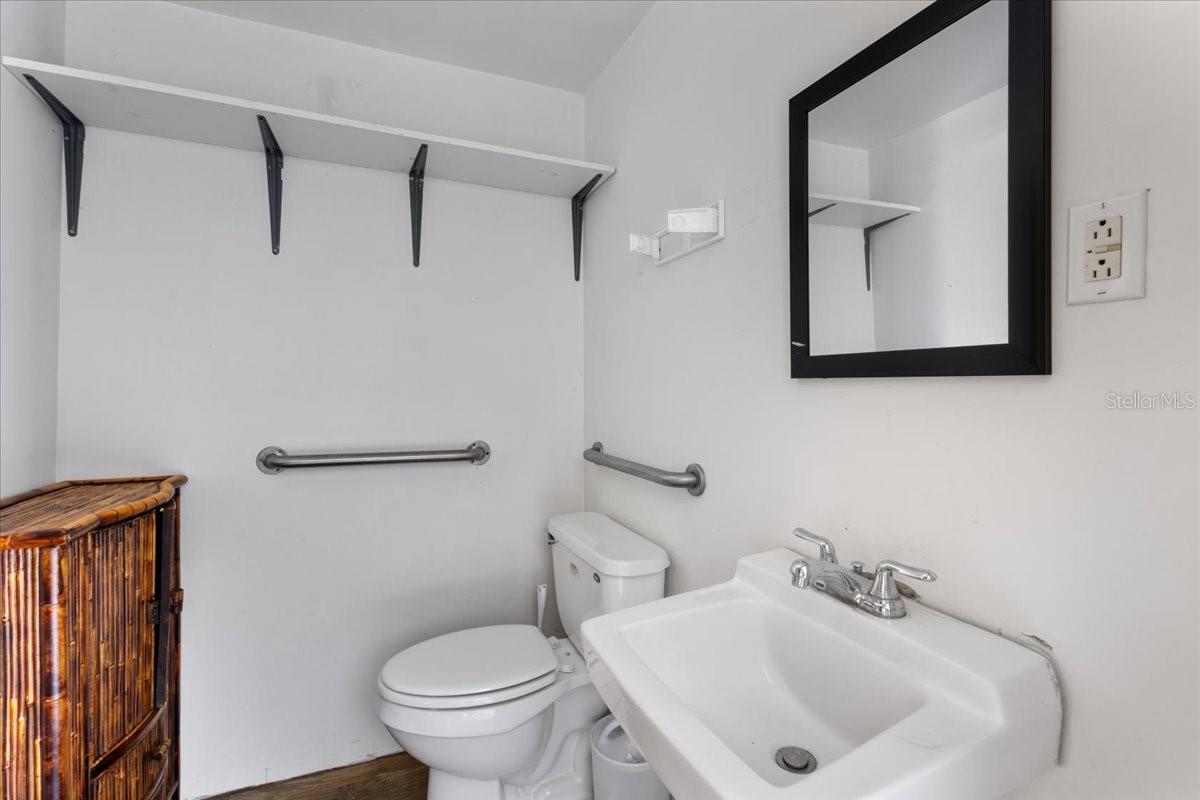 Image 11 of 22 For 16648 Us Highway 19