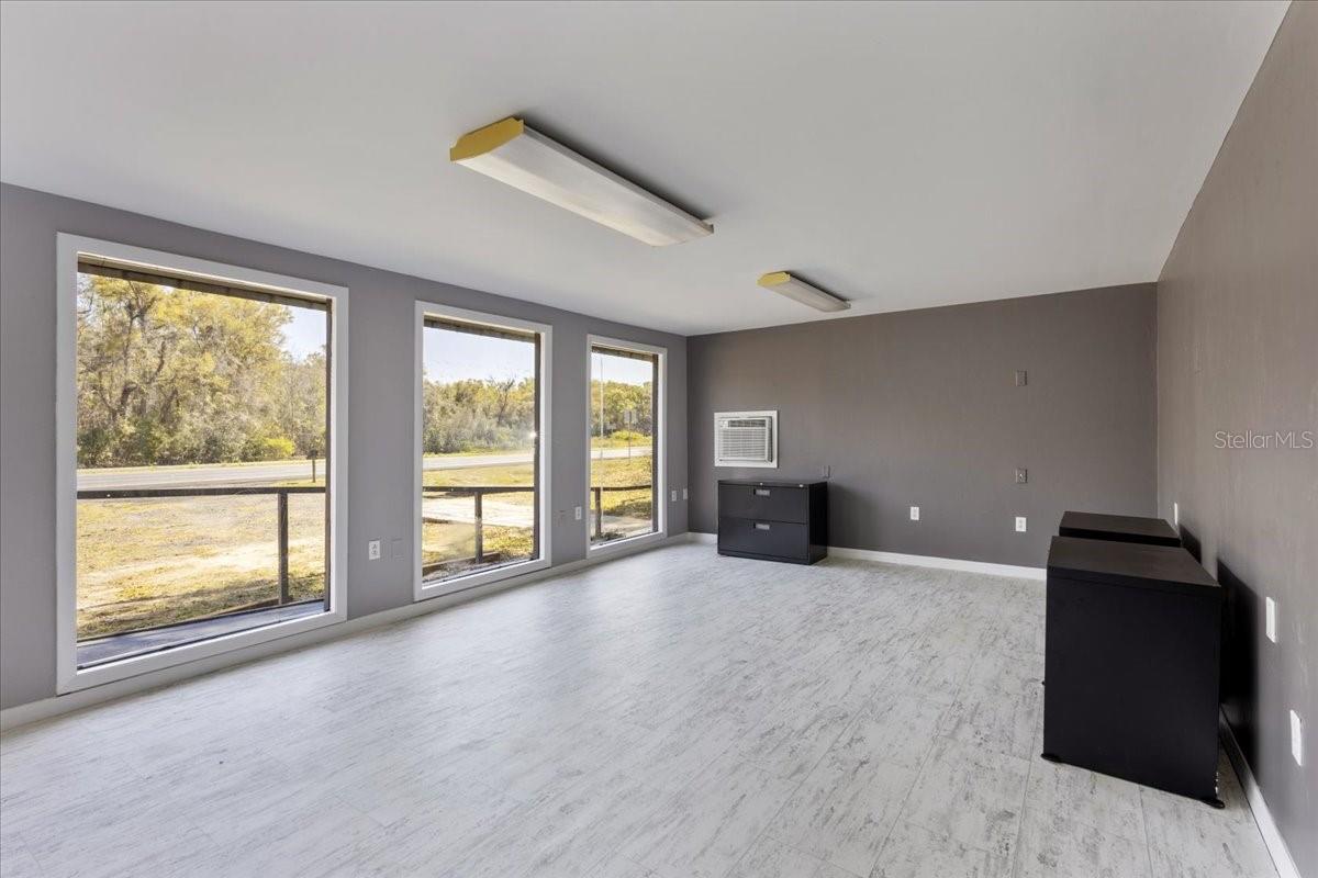 Image 13 of 22 For 16648 Us Highway 19