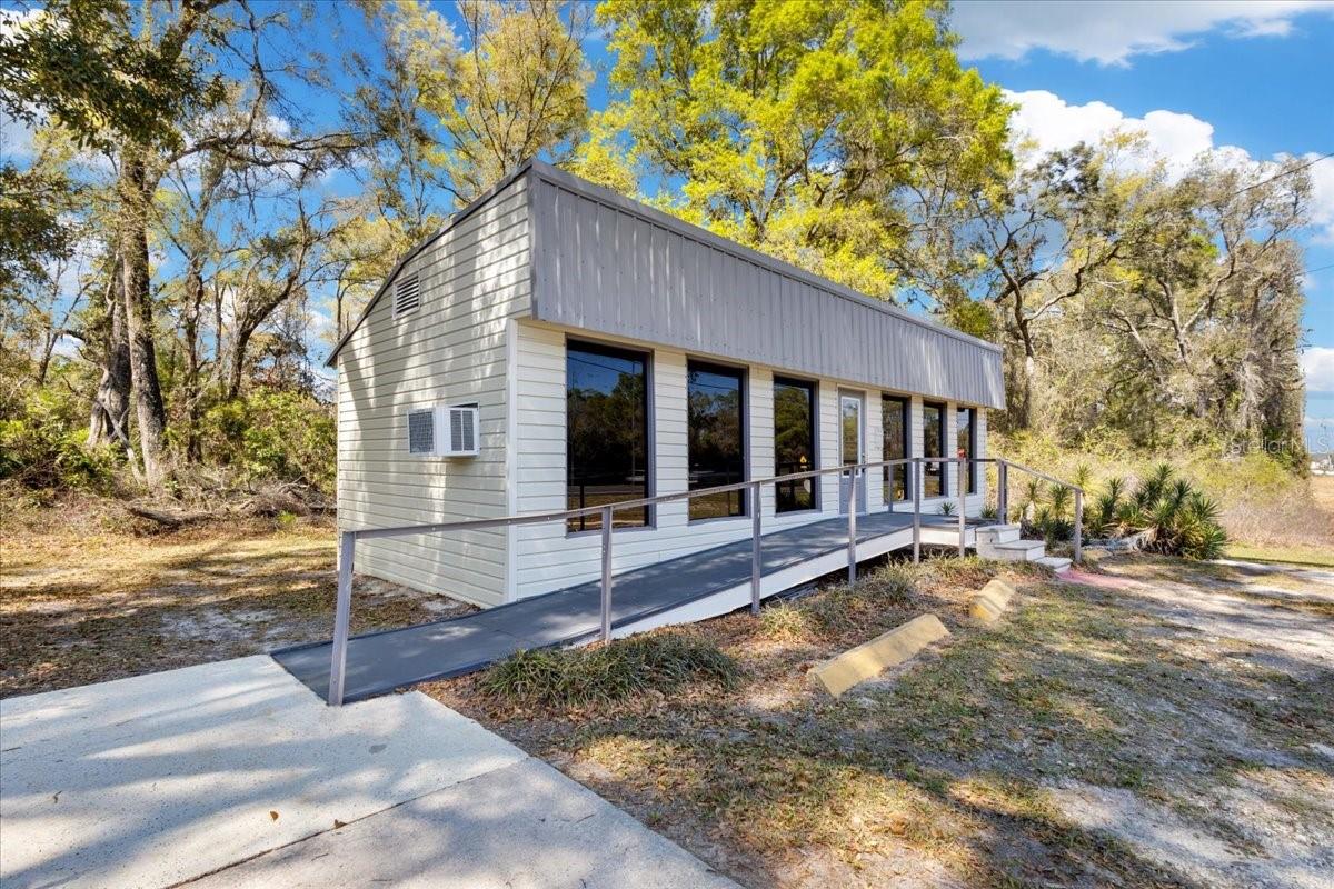 Image 4 of 22 For 16648 Us Highway 19