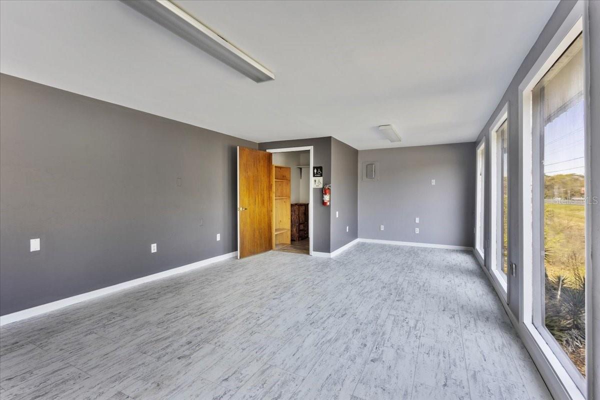 Image 8 of 22 For 16648 Us Highway 19