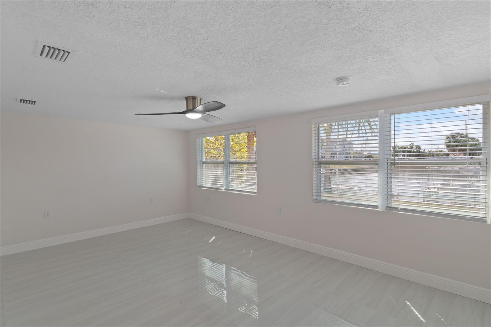 Image 14 of 51 For 3372 Minnow Creek Drive