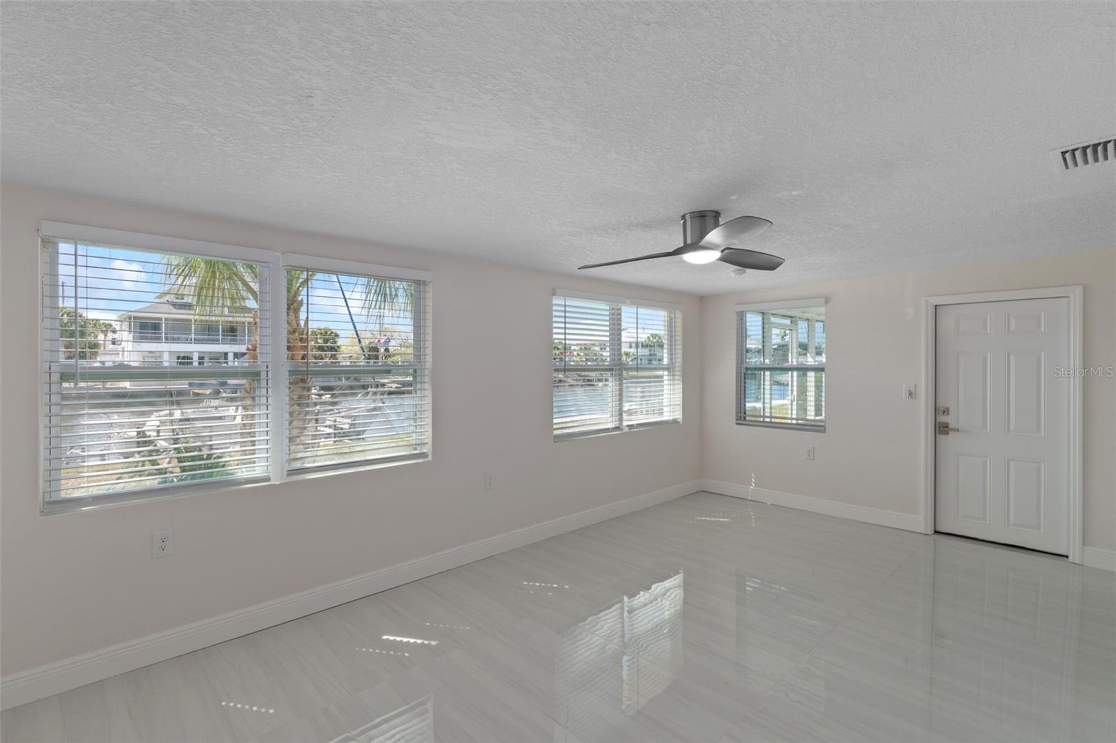 Image 15 of 51 For 3372 Minnow Creek Drive