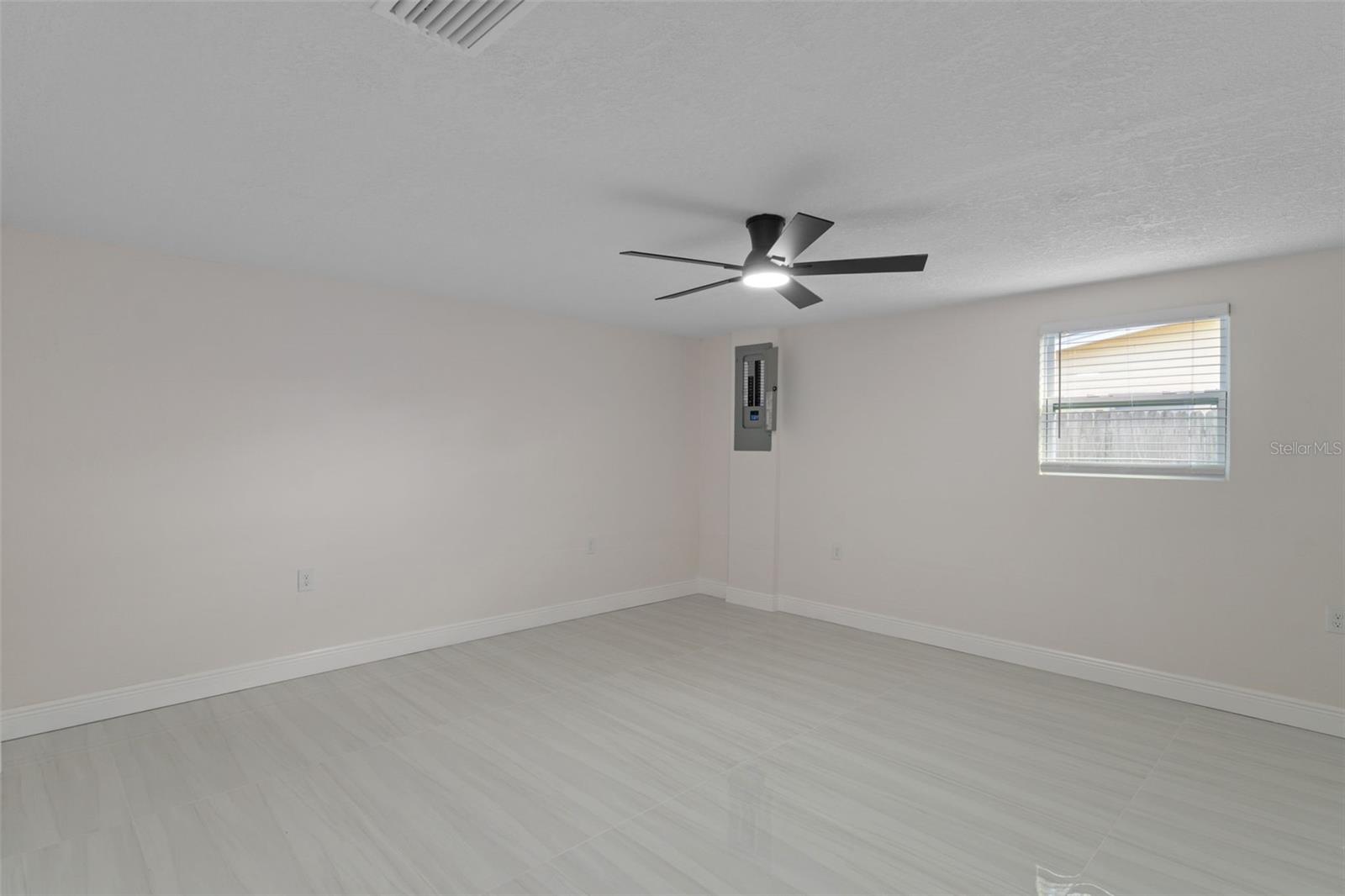 Image 18 of 51 For 3372 Minnow Creek Drive