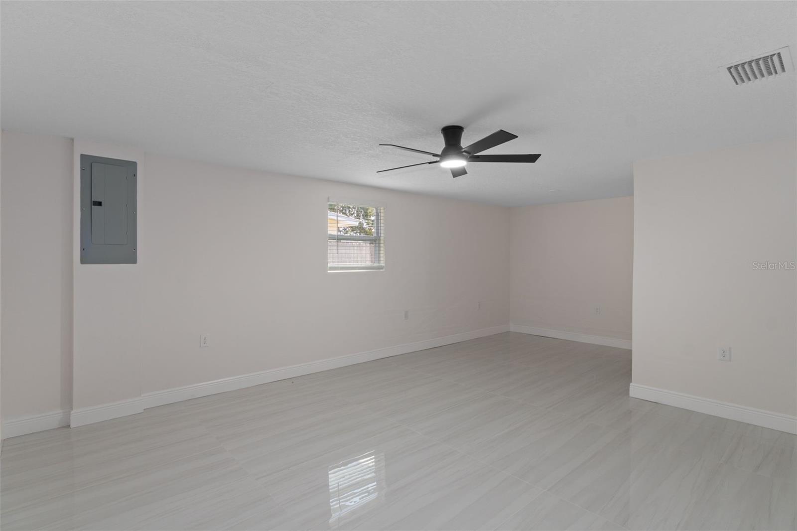 Image 19 of 51 For 3372 Minnow Creek Drive