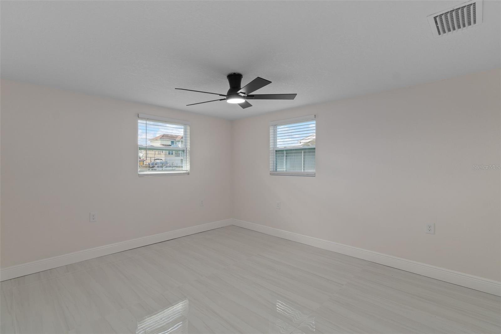 Image 28 of 51 For 3372 Minnow Creek Drive