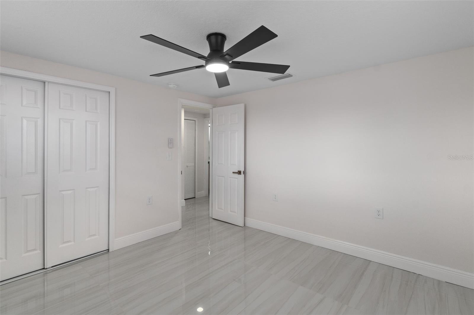 Image 32 of 51 For 3372 Minnow Creek Drive