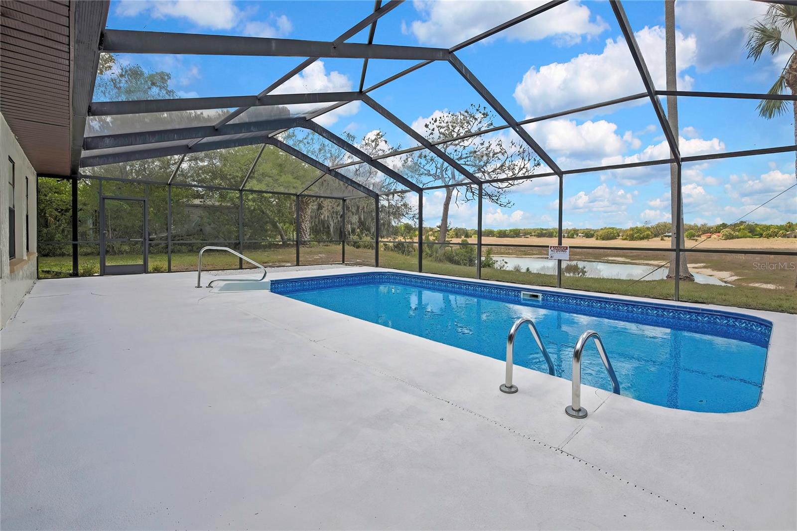 Image 12 of 39 For 1021 Waterfall Drive