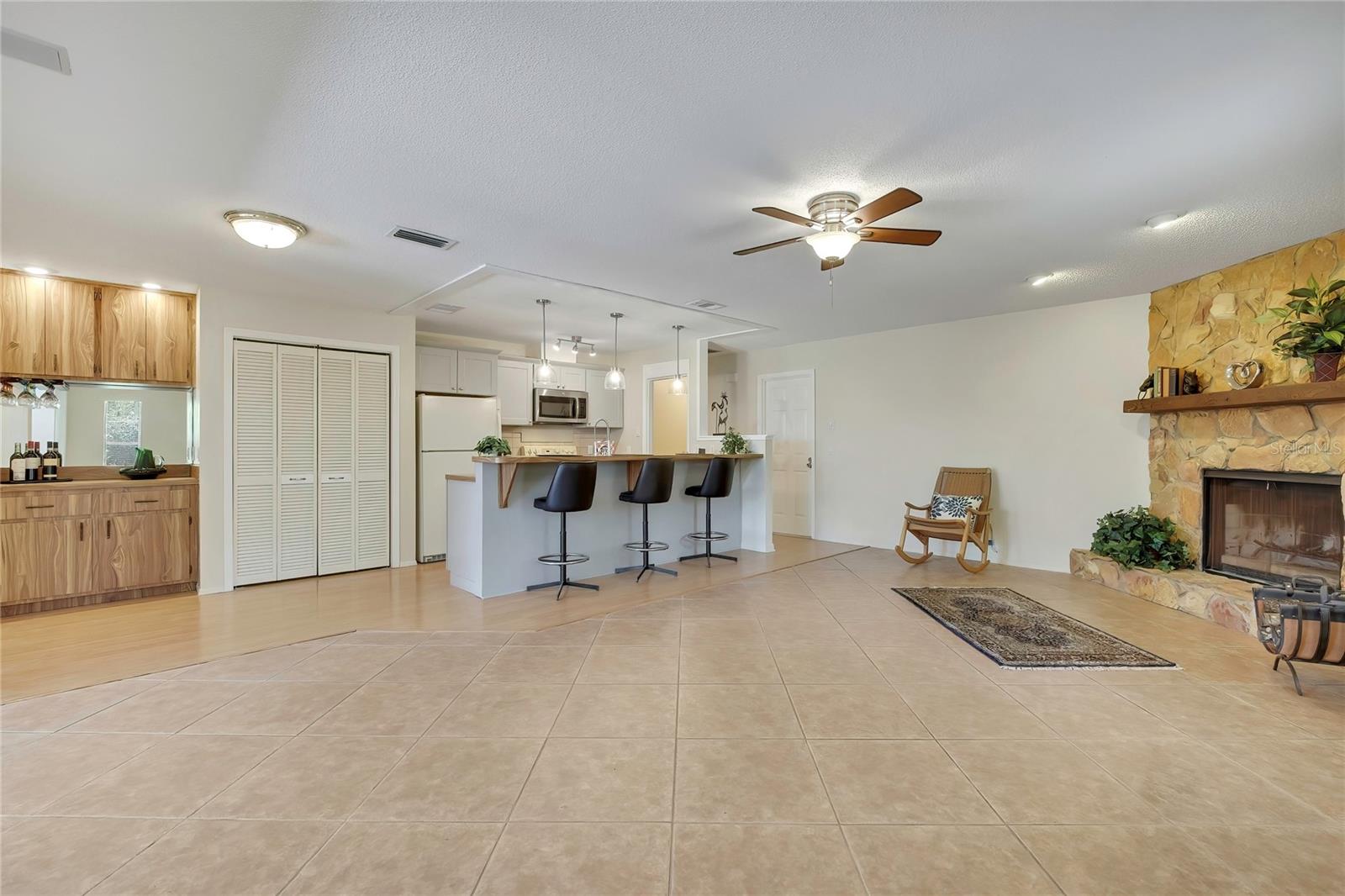 Image 16 of 39 For 1021 Waterfall Drive