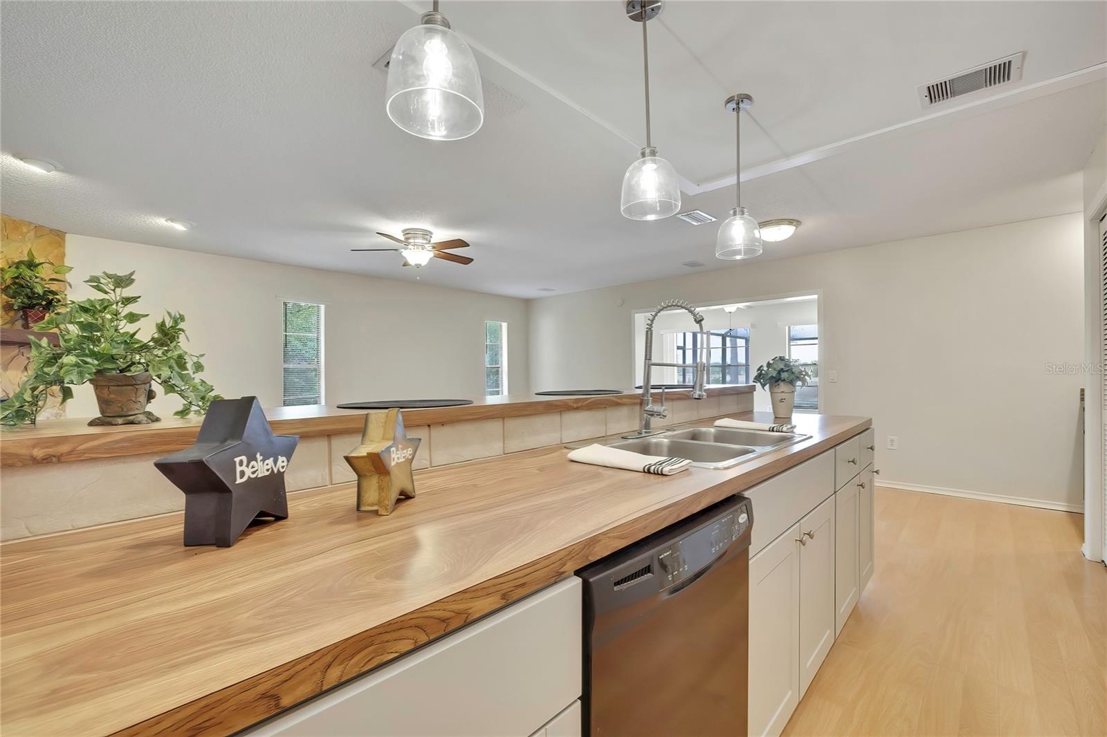 Image 18 of 39 For 1021 Waterfall Drive