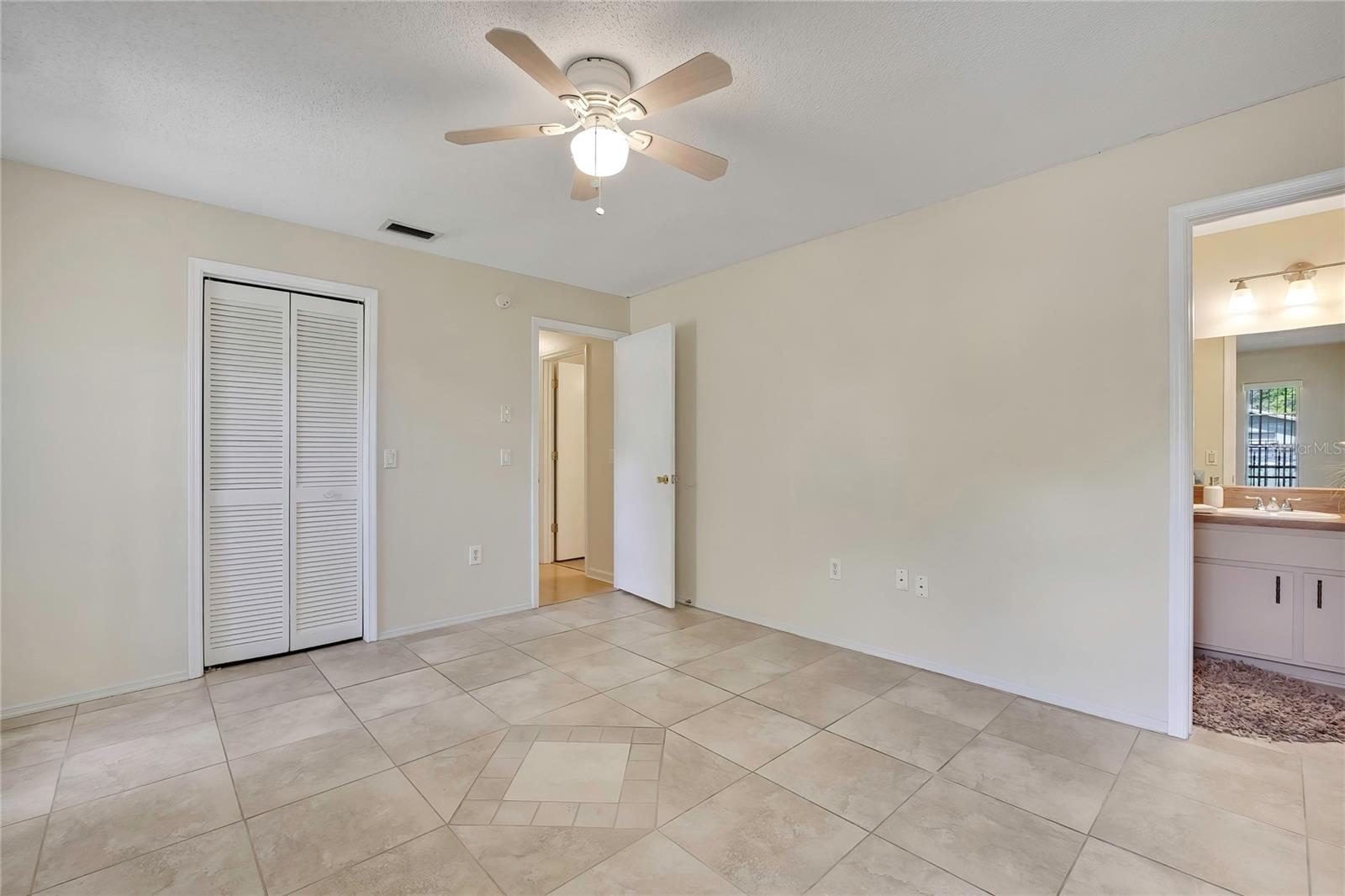 Image 22 of 39 For 1021 Waterfall Drive