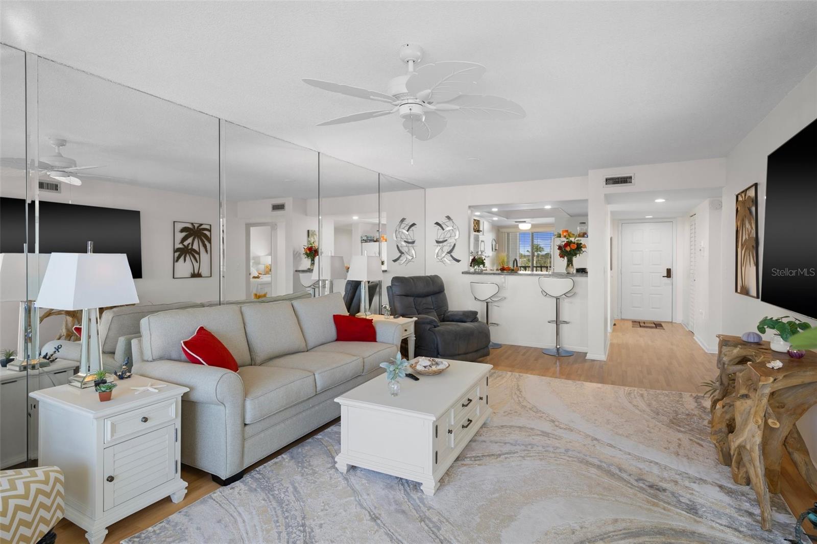 Image 10 of 60 For 8251 Brent Street 936