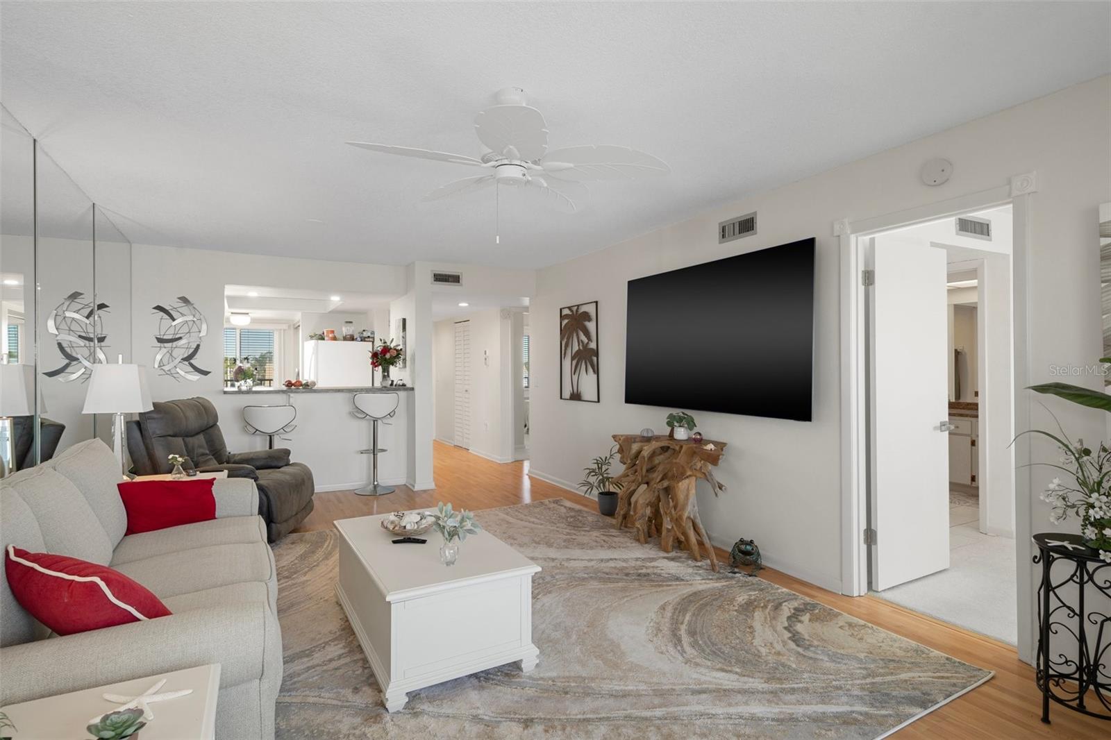 Image 11 of 60 For 8251 Brent Street 936