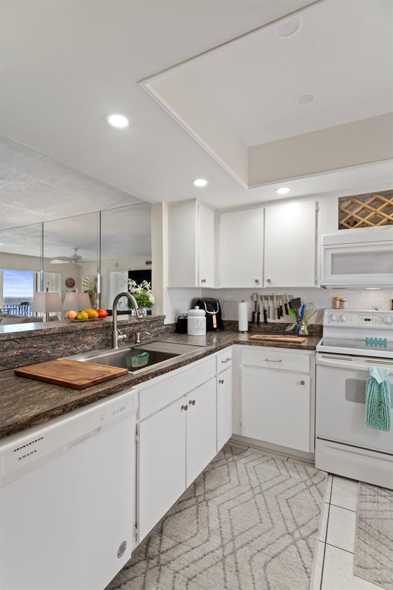 Image 14 of 60 For 8251 Brent Street 936