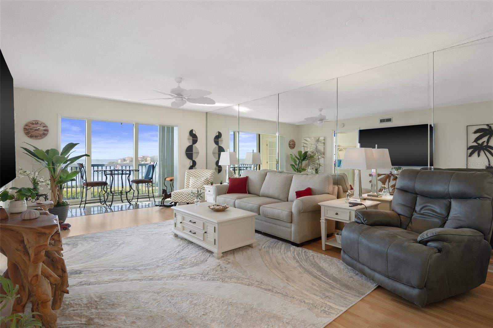 Image 7 of 60 For 8251 Brent Street 936