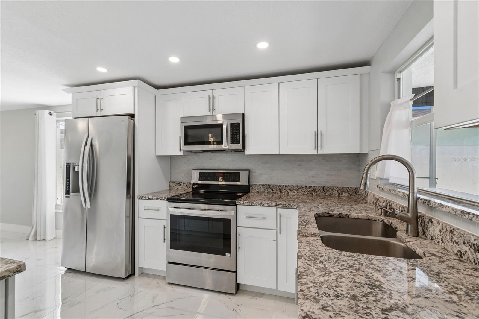 Image 13 of 37 For 4931 Pompano Drive