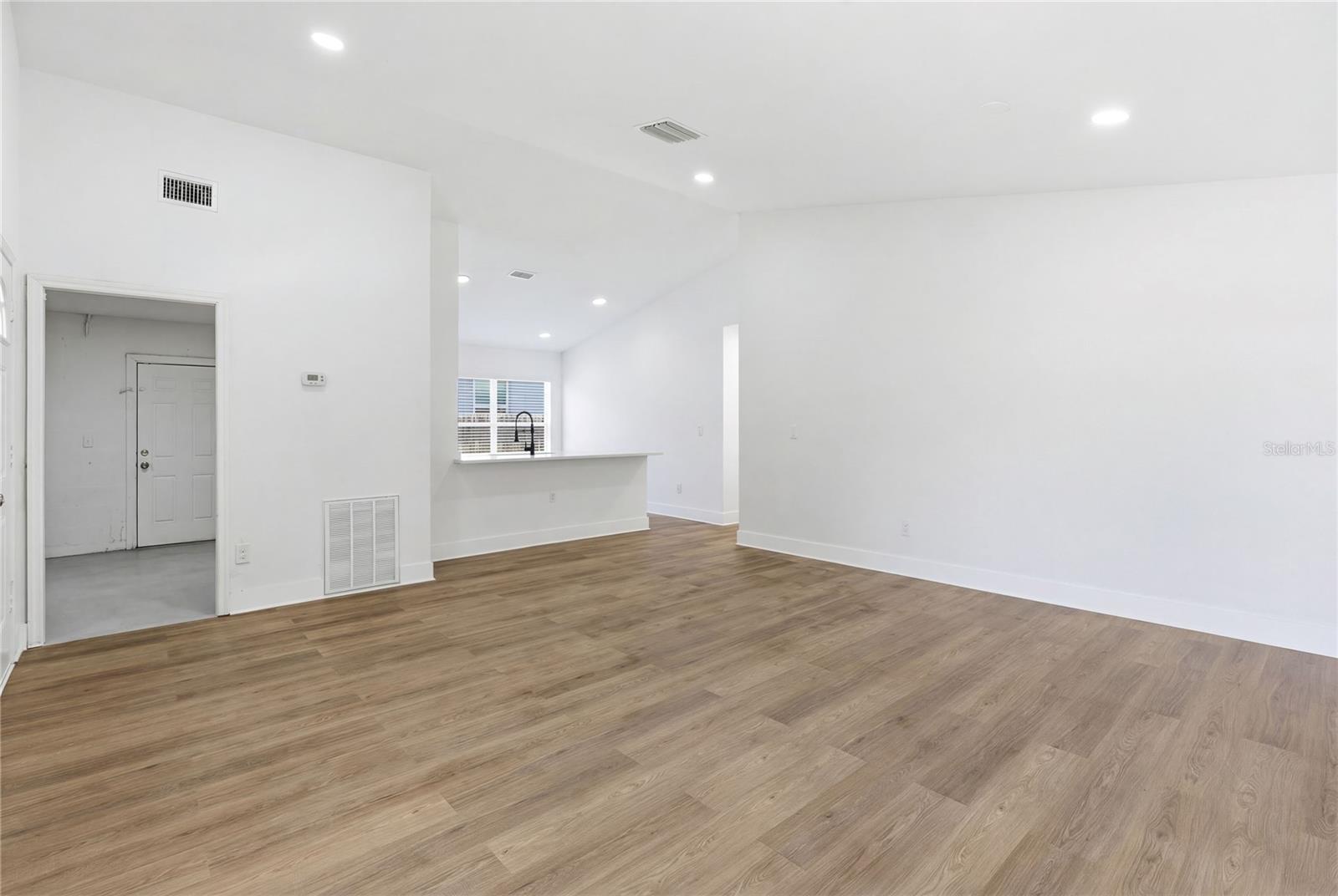 Image 7 of 17 For 3407 Powhatan Avenue