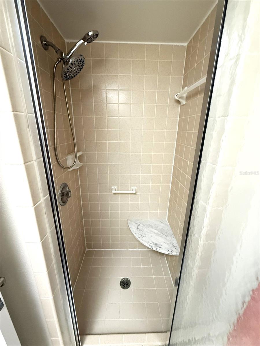 Image 19 of 22 For 5111 Amulet Drive 208