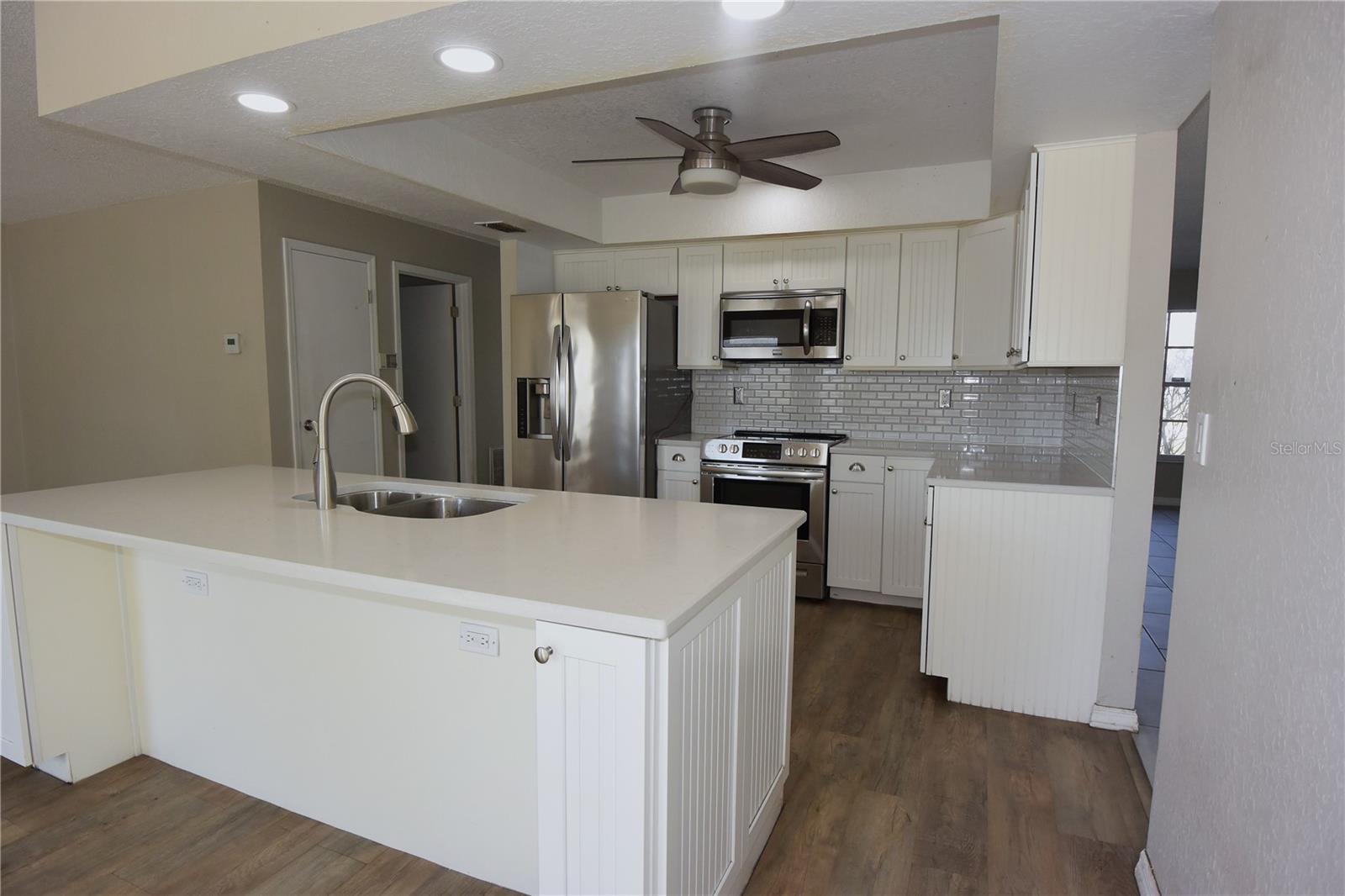 Image 11 of 46 For 9350 Mallard Street