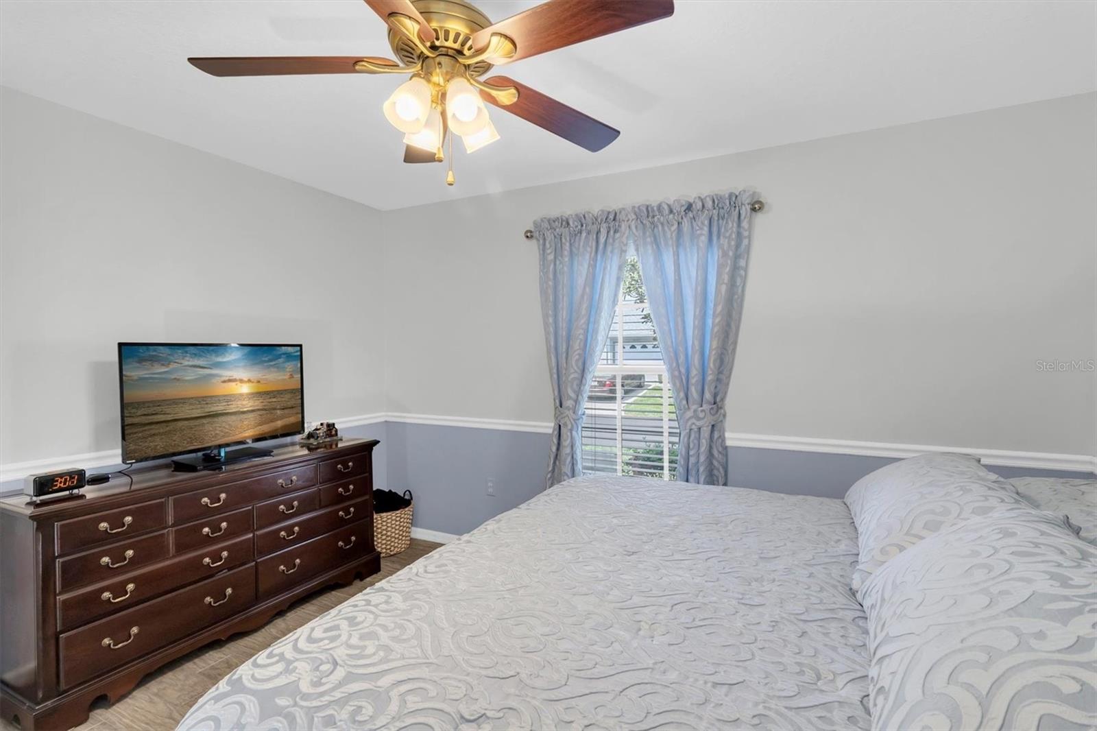 Image 13 of 32 For 9242 Santa Monica Way