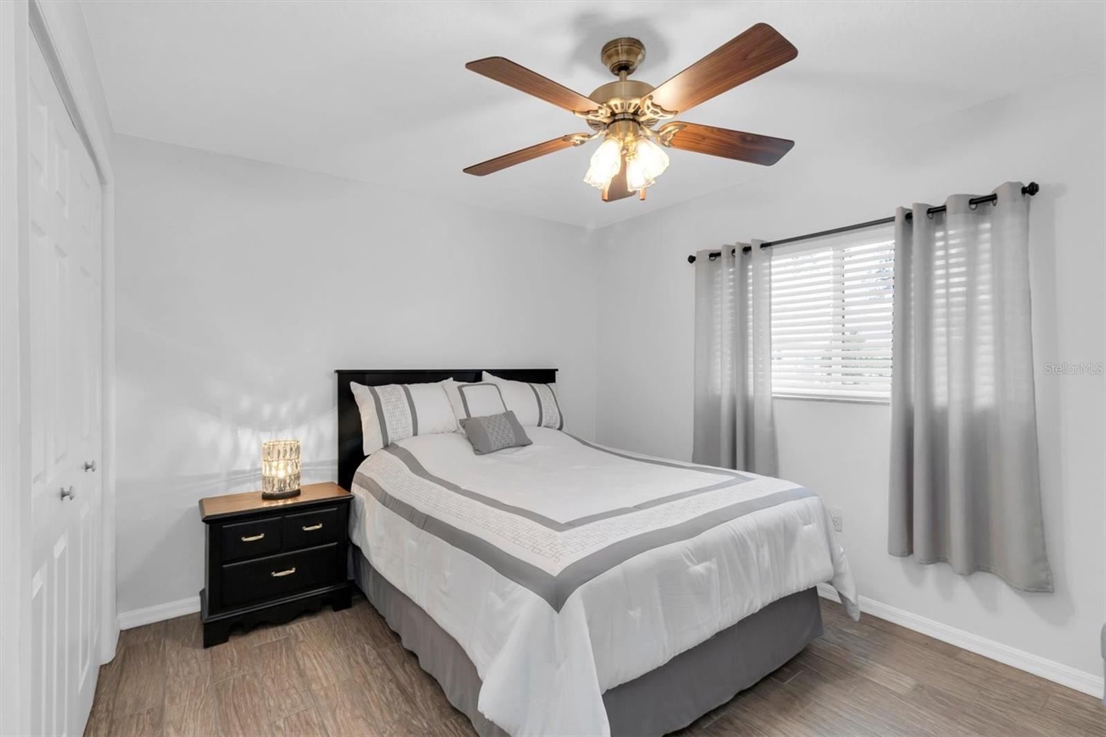 Image 16 of 32 For 9242 Santa Monica Way