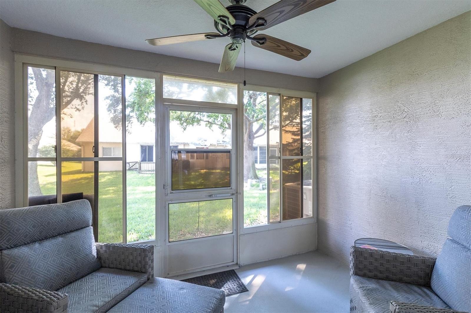 Image 19 of 32 For 9242 Santa Monica Way