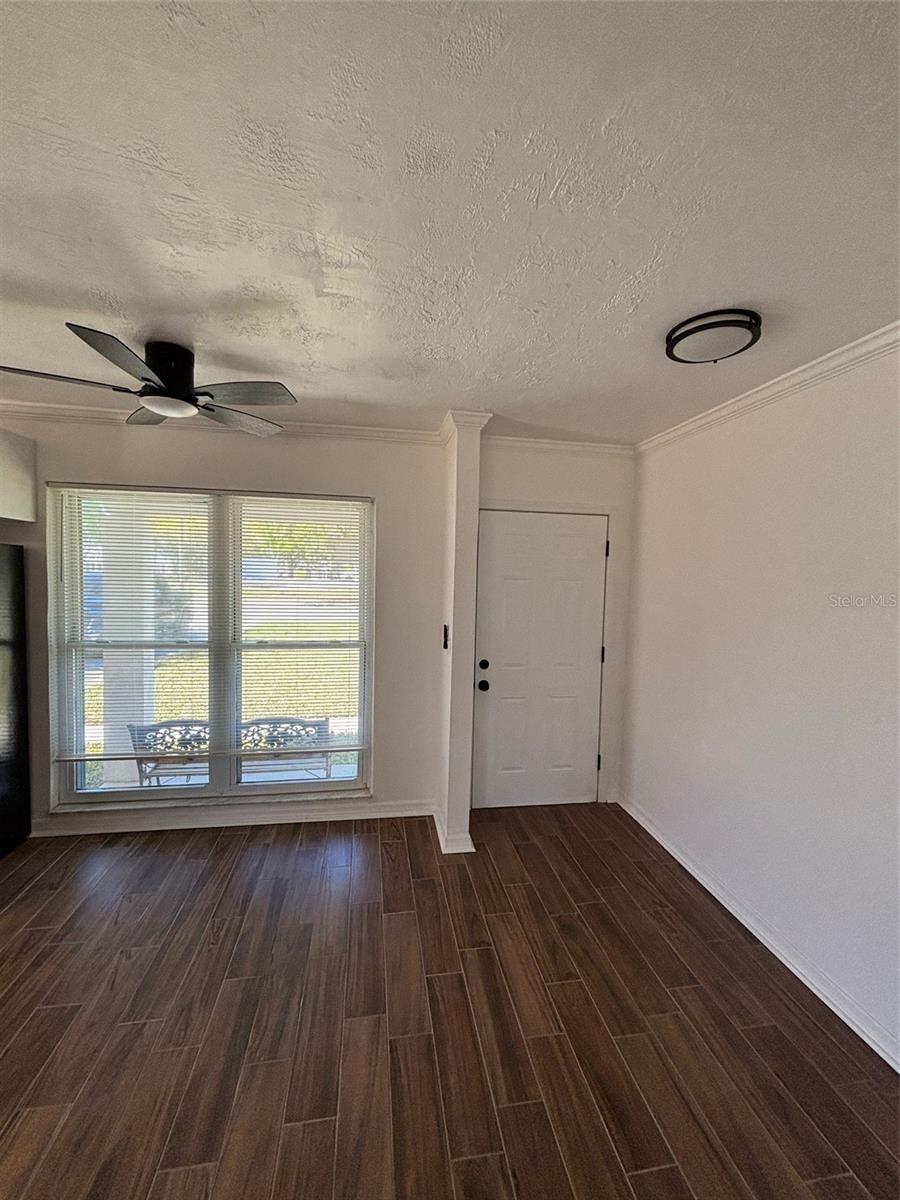 Image 10 of 15 For 4531 Shore Acres Boulevard Ne