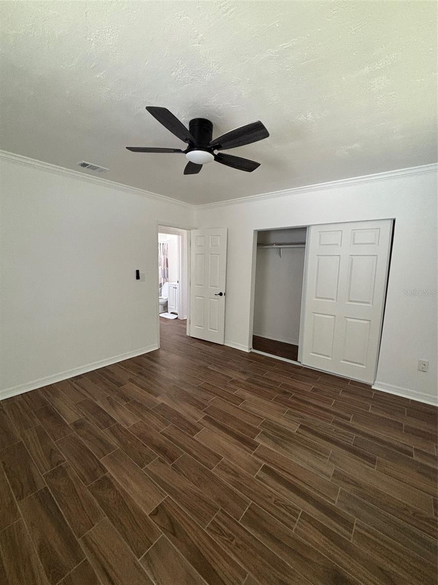 Image 11 of 15 For 4531 Shore Acres Boulevard Ne